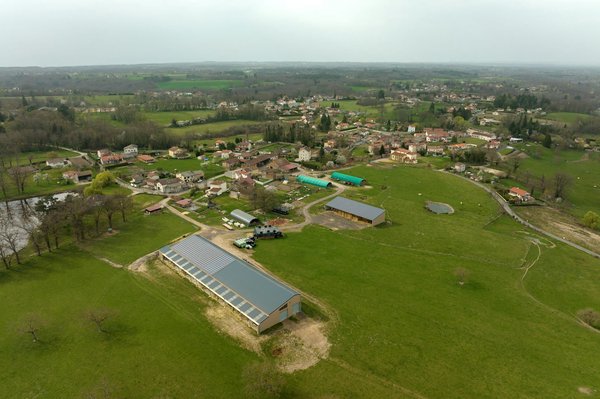 Construisez votre hangar photovoltaïque avec un expert en 2024